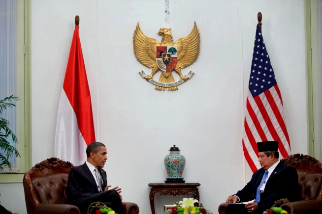 President Barack Obama meets with President Susilo Bambang Yudhoyono during a bilateral meeting at the Istana Merdeka State Palace Complex in Jakarta, Indonesia, Nov. 9, 2010. (Official White House Photo by Pete Souza)