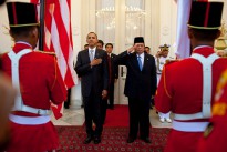 President Barack Obama and Indonesia's President Susilo Bambang Yudhoyono participate in the arrival ceremony at the Istana Merdeka State Palace in Jakarta, Indonesia, Nov. 9, 2010. (Official White House Photo by Pete Souza)
