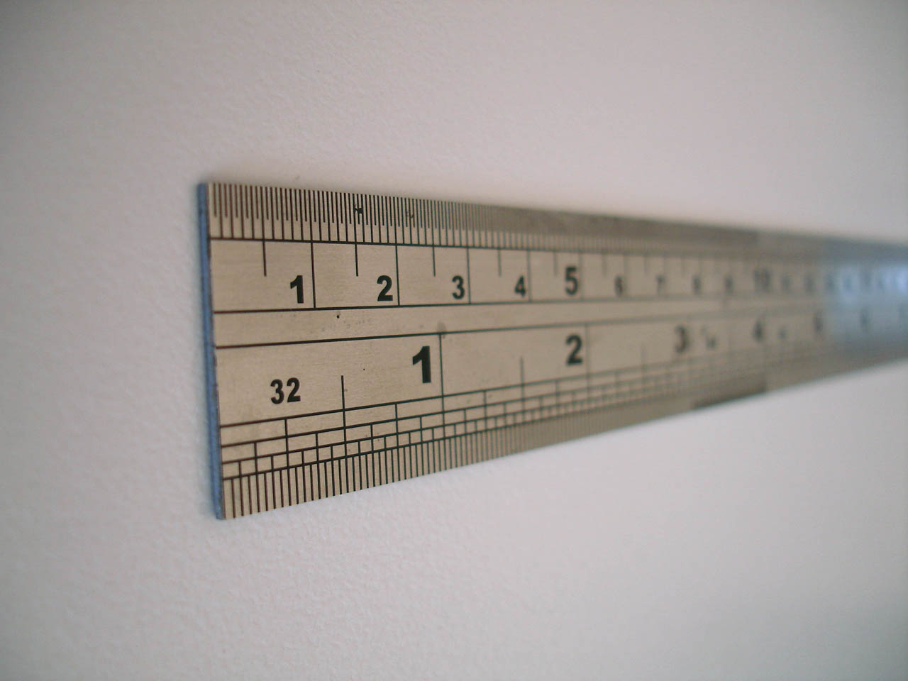 Шкала измерения линейки. Линейка в дюймах. 1 Дециметр на линейке. Линейка шкала измерения сантиметровая. Дюймовая линейка и сантиметровая.