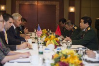Secretary of Defense Chuck Hagel hosts a bilateral meeting with Vietnams Minister of Defense Gen. Phung Quang Thanh at the Shangri-La Hotel in Singapore May 31, 2014.