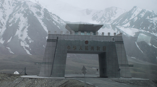 The Chinese border at Khunjerab Pass