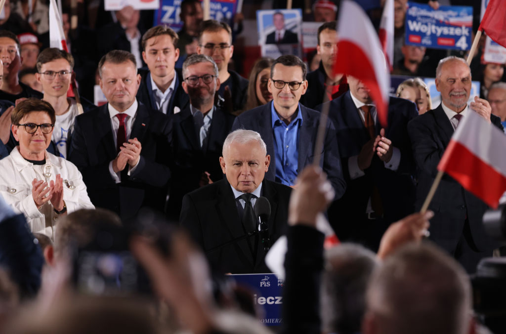 Partia rządząca w Polsce przegrywa wybory, ale wychodzi?
